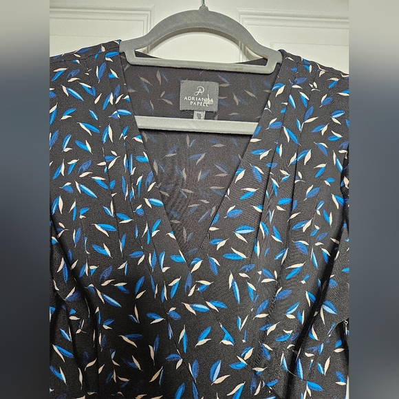 Adrianna Papel Chic Black and Blue Patterned Dress wrap style Size 8 - Picture 11 of 14